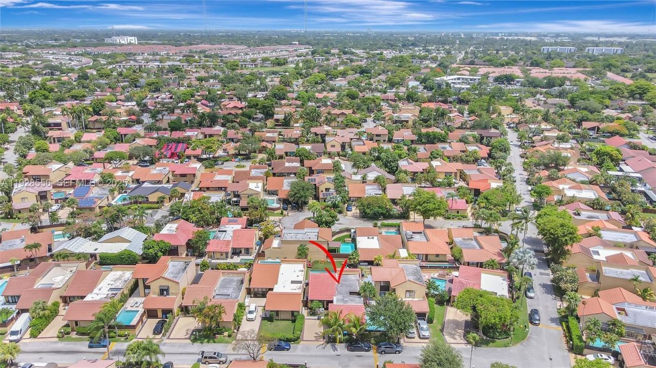 1057 NE 202nd Ln, Miami, FL 33179 Photo