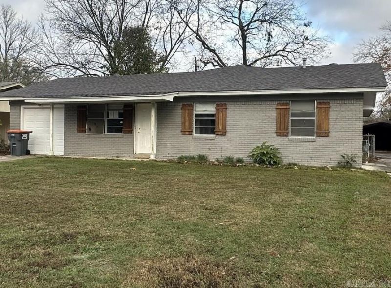 2605 W 37TH Avenue Pine Bluff, AR 71603