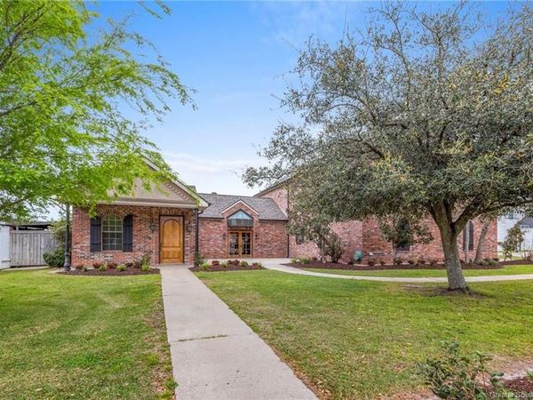 4329 Edgewater Drive, Lake Charles, LA 70605