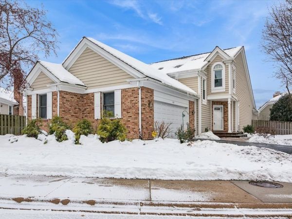 472 Park Barrington Drive, Barrington, IL 60010