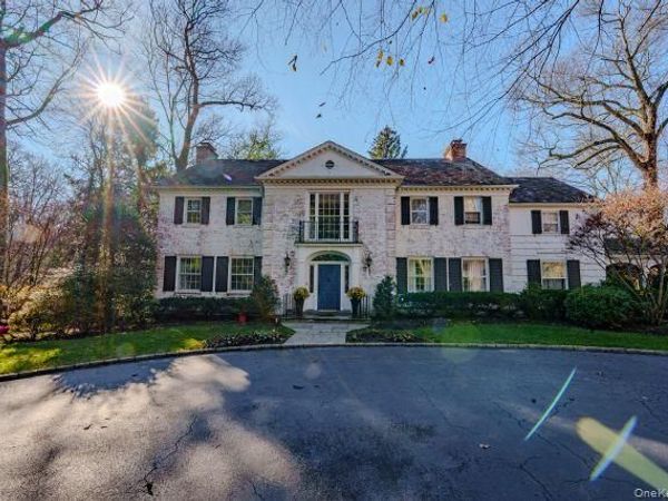 10 Hidden Pond, Muttontown, NY 11545