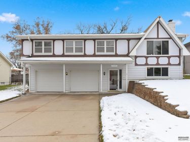 10527 M Street, Omaha, NE 68127