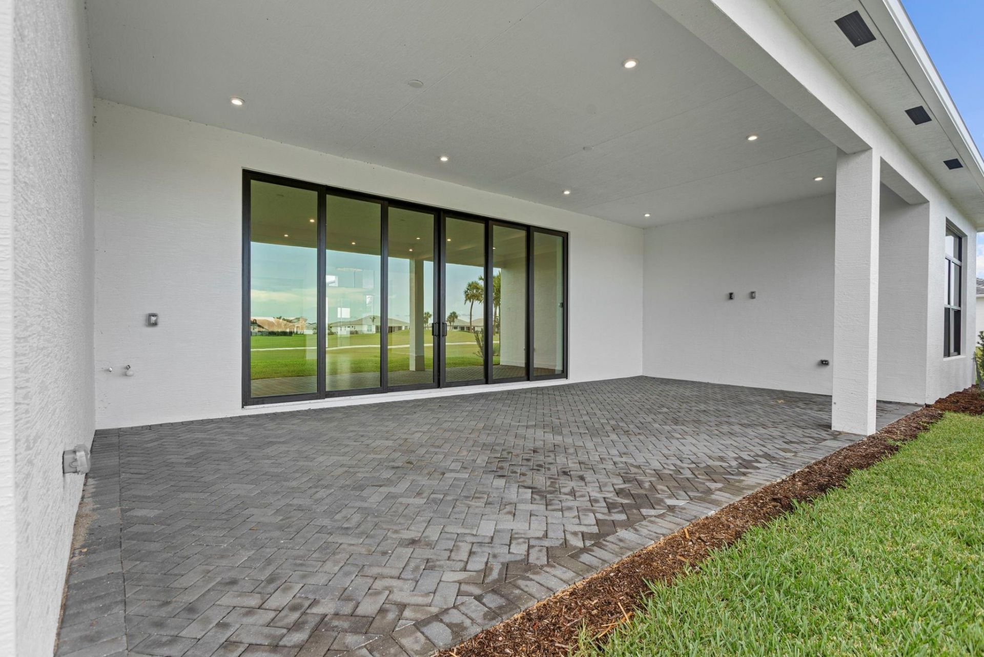 9187 SW Shinnecock Drive, Port Saint Lucie, FL 34987 Photo