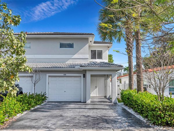 808 NE 15th Ave, Fort Lauderdale, FL 33304