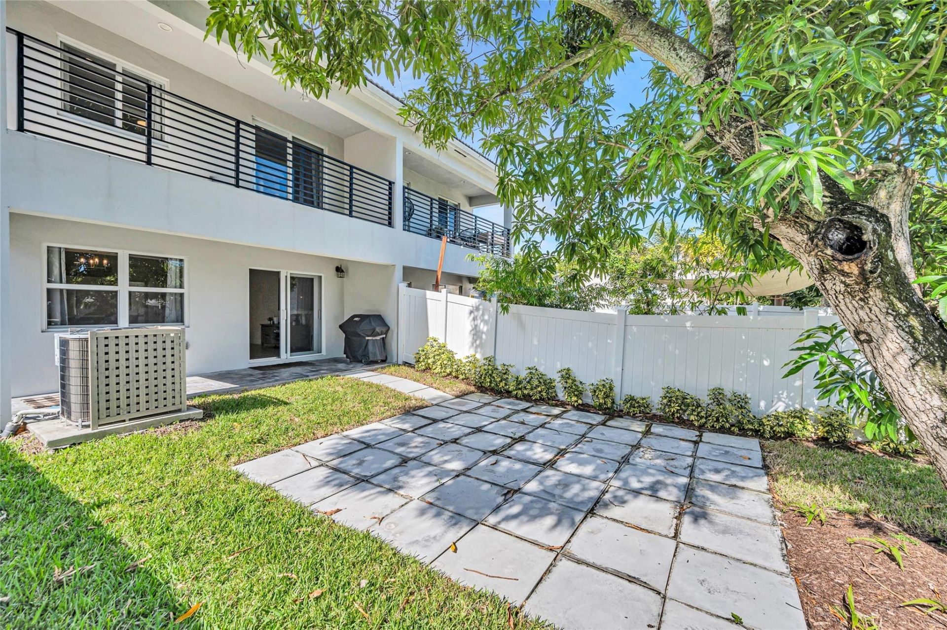 808 NE 15th Avenue, Fort Lauderdale, FL 33304 Photo