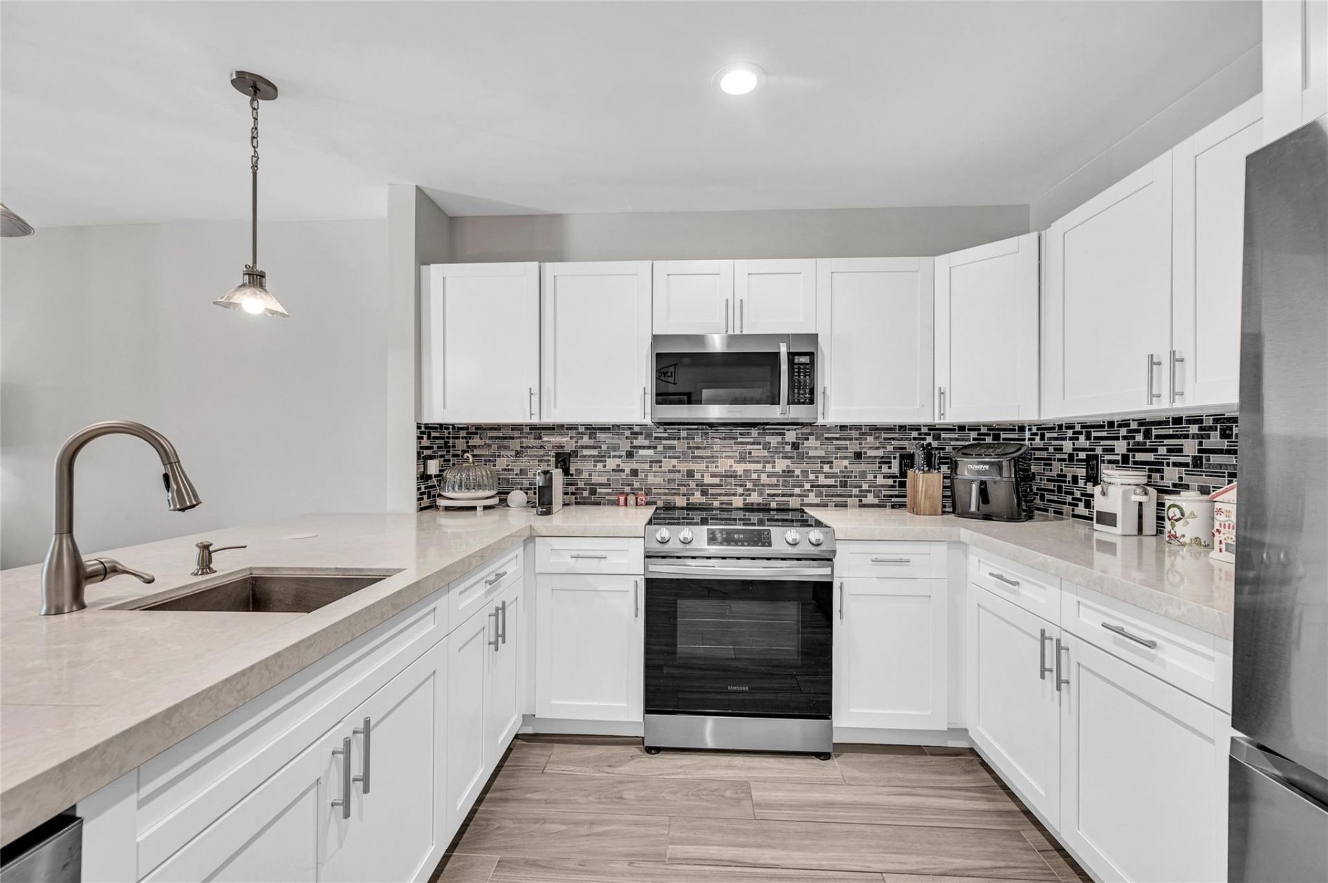 808 NE 15th Avenue, Fort Lauderdale, FL 33304 Photo