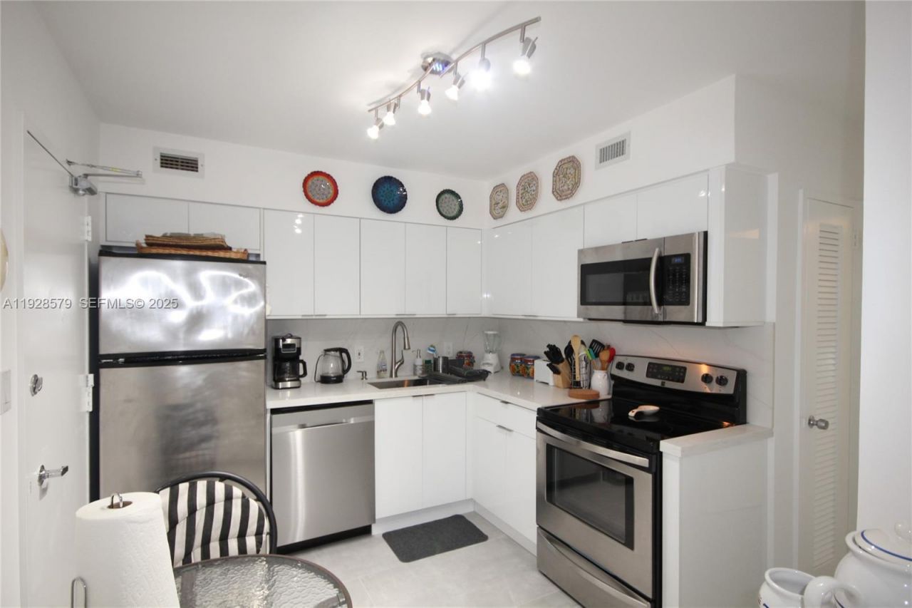 Please Call For Address, Unit 408, Miami Beach, FL 33140 Photo