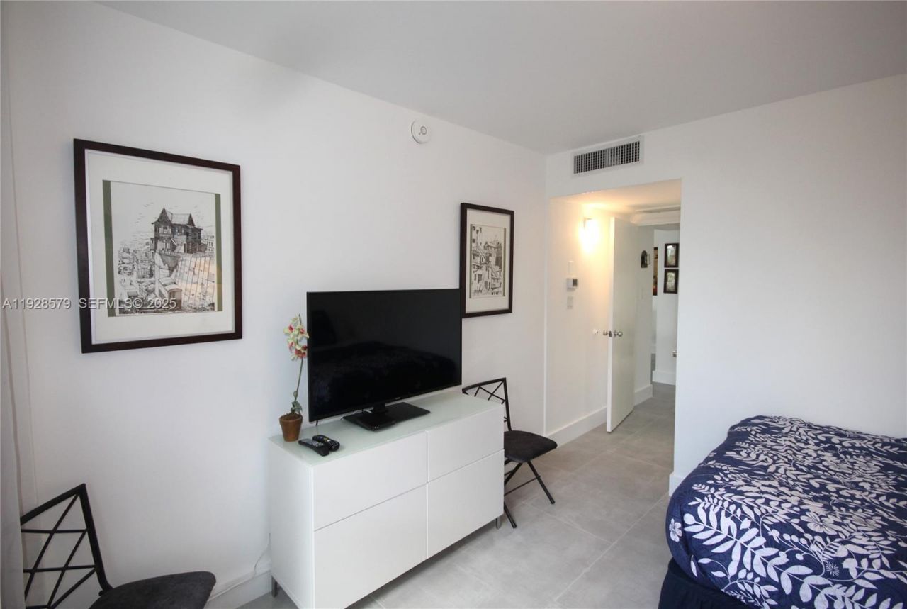 Please Call For Address, Unit 408, Miami Beach, FL 33140 Photo