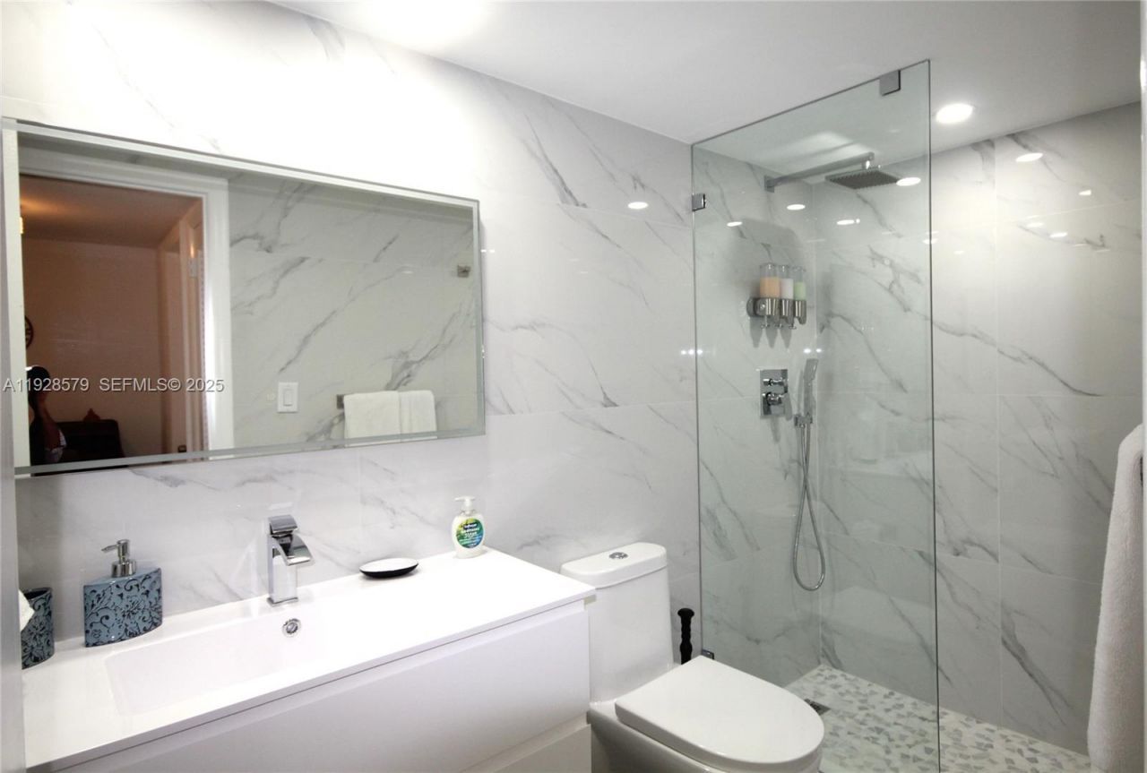 Please Call For Address, Unit 408, Miami Beach, FL 33140 Photo