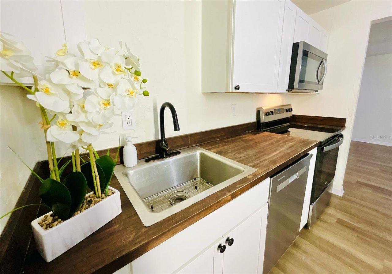 18713 Charlotte Avenue, Brooker, FL 32622 Photo