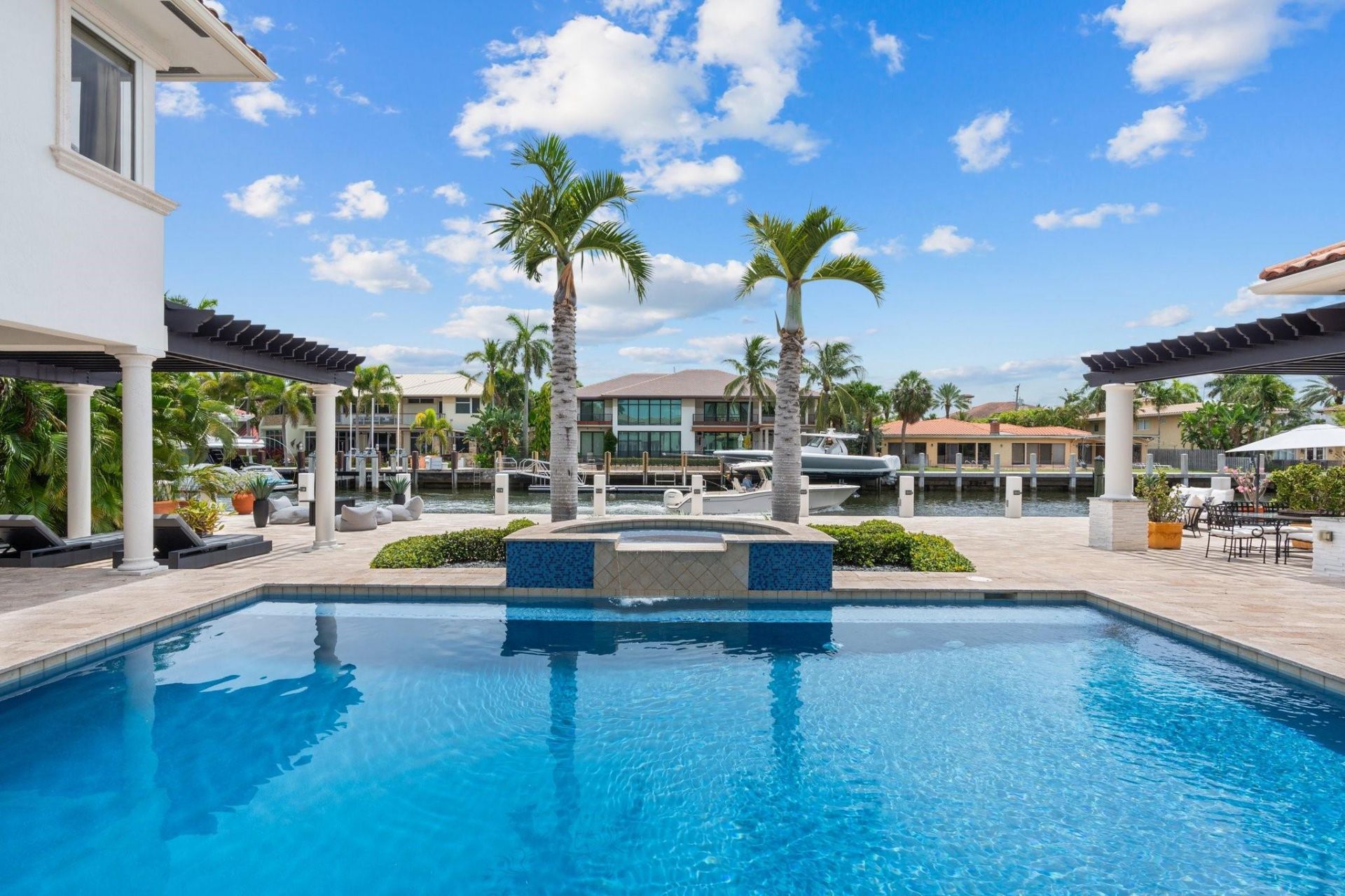 2890 NE 27th St, Fort Lauderdale, FL 33306 Photo