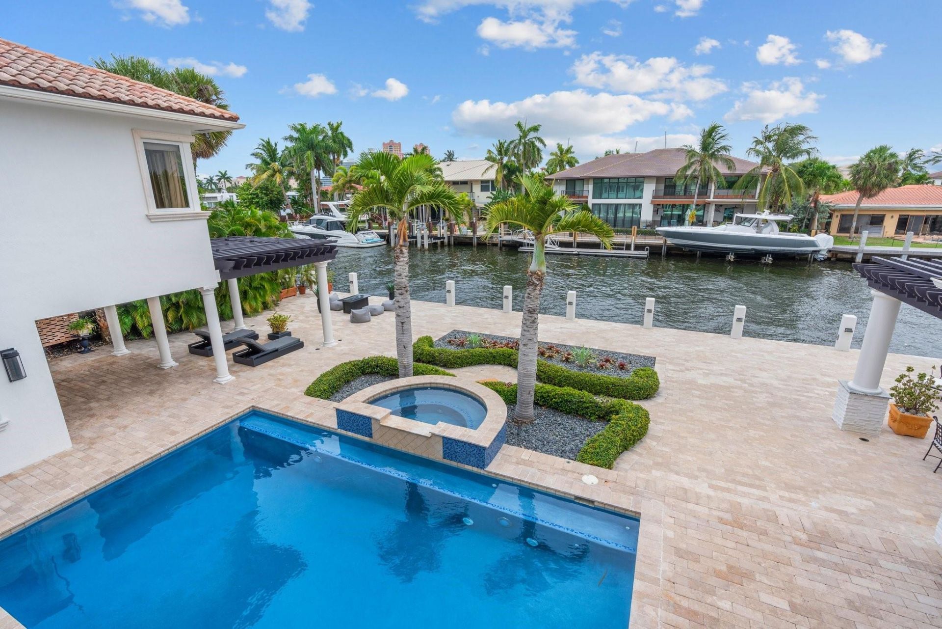 2890 NE 27th St, Fort Lauderdale, FL 33306 Photo