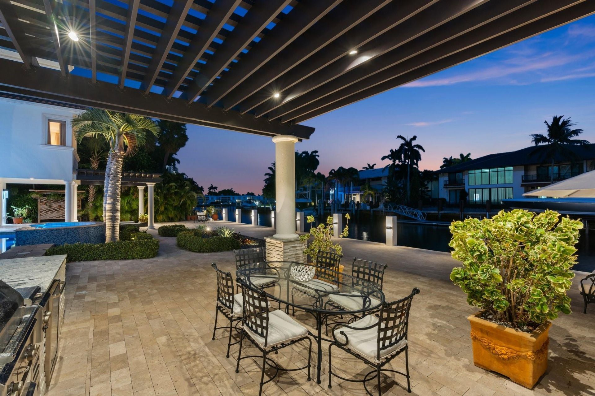 2890 NE 27th St, Fort Lauderdale, FL 33306 Photo