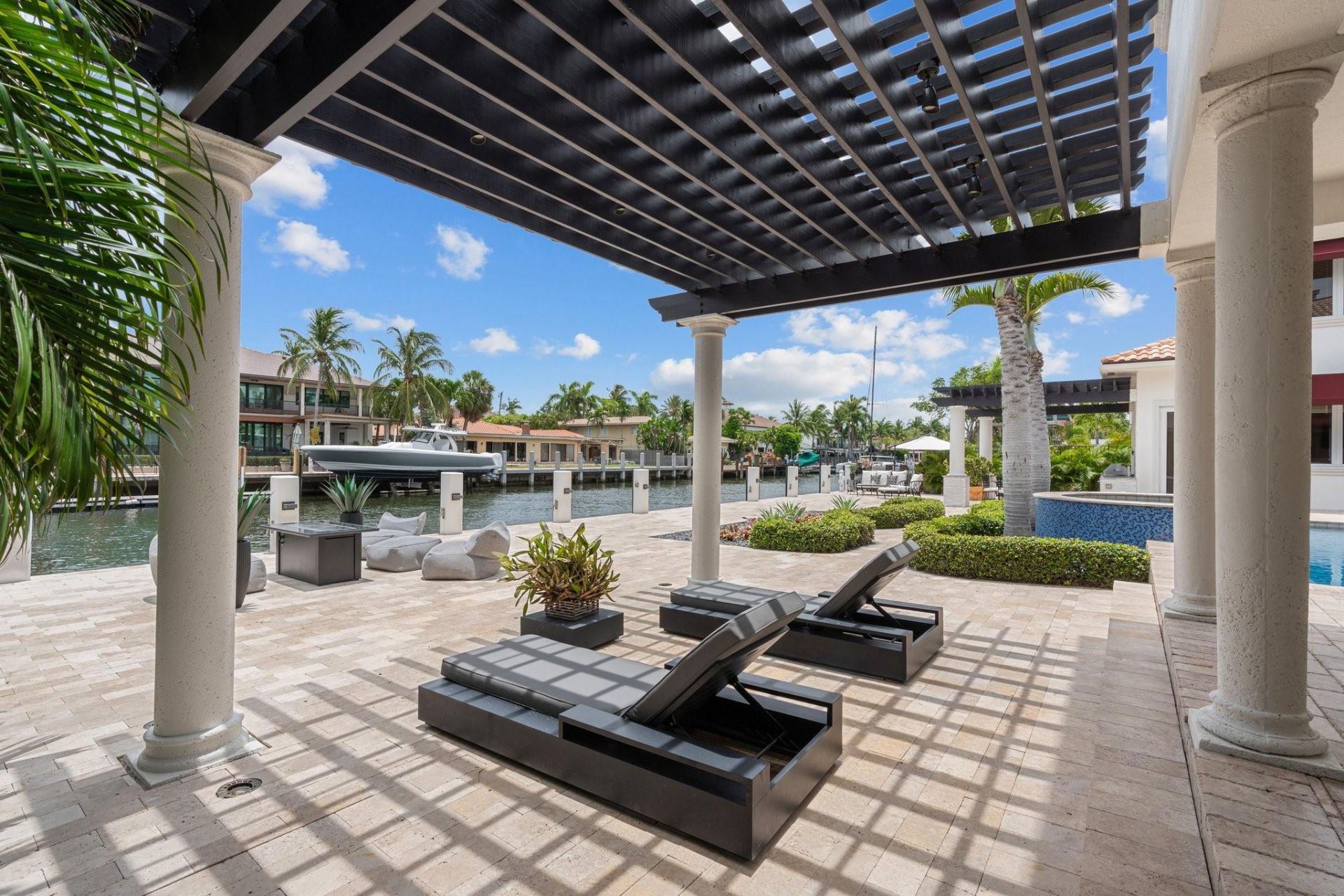 2890 NE 27th St, Fort Lauderdale, FL 33306 Photo