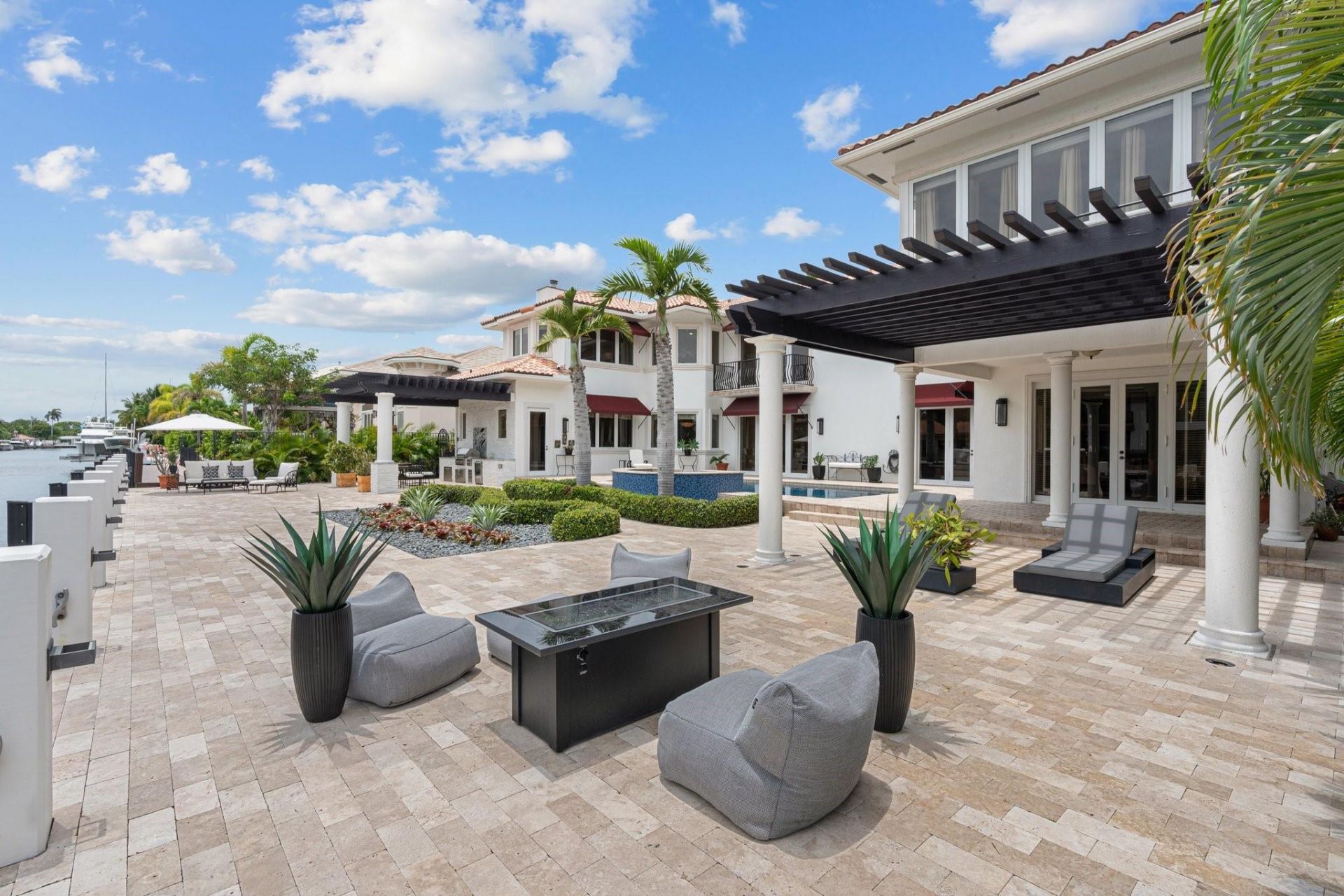 2890 NE 27th St, Fort Lauderdale, FL 33306 Photo