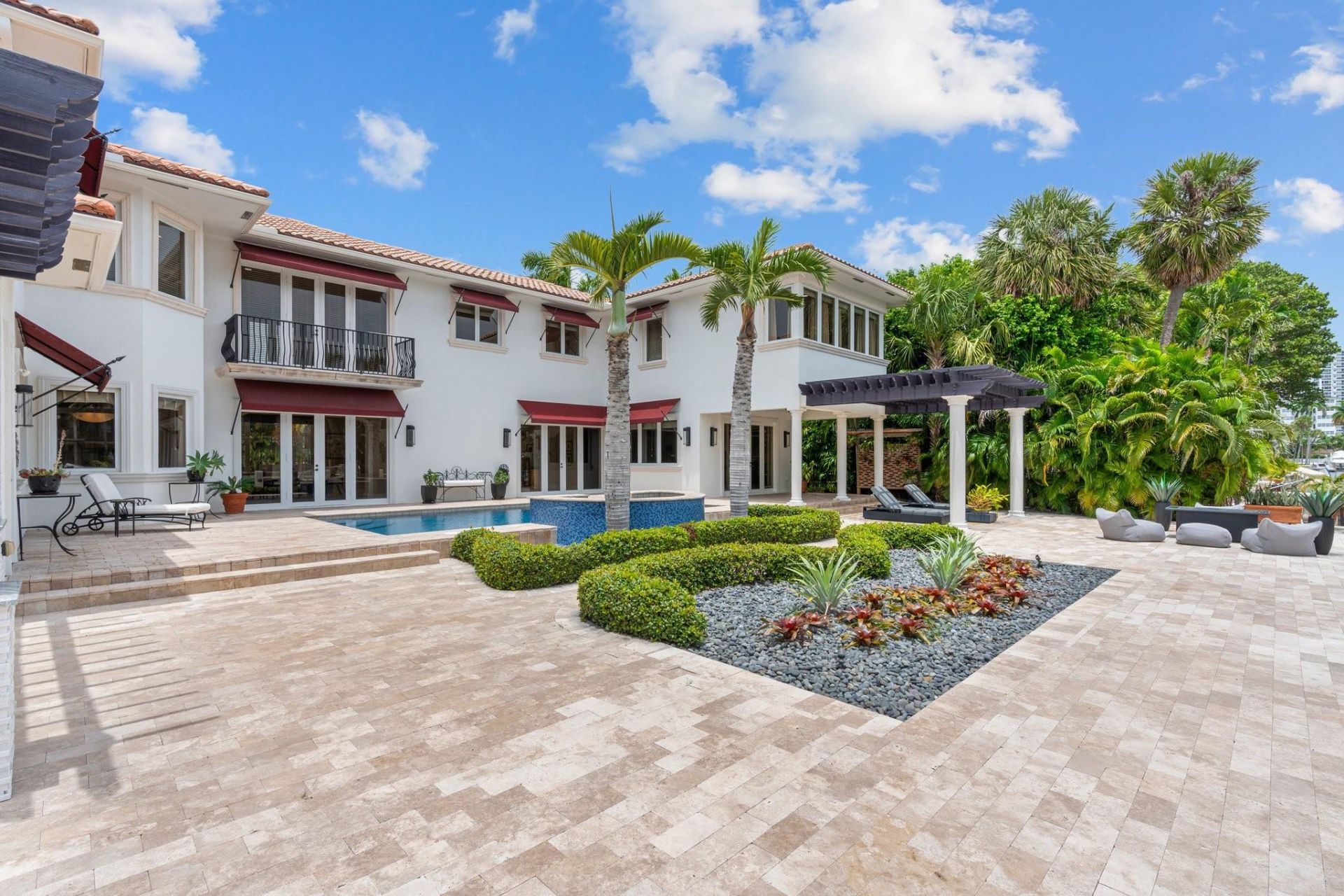 2890 NE 27th St, Fort Lauderdale, FL 33306 Photo