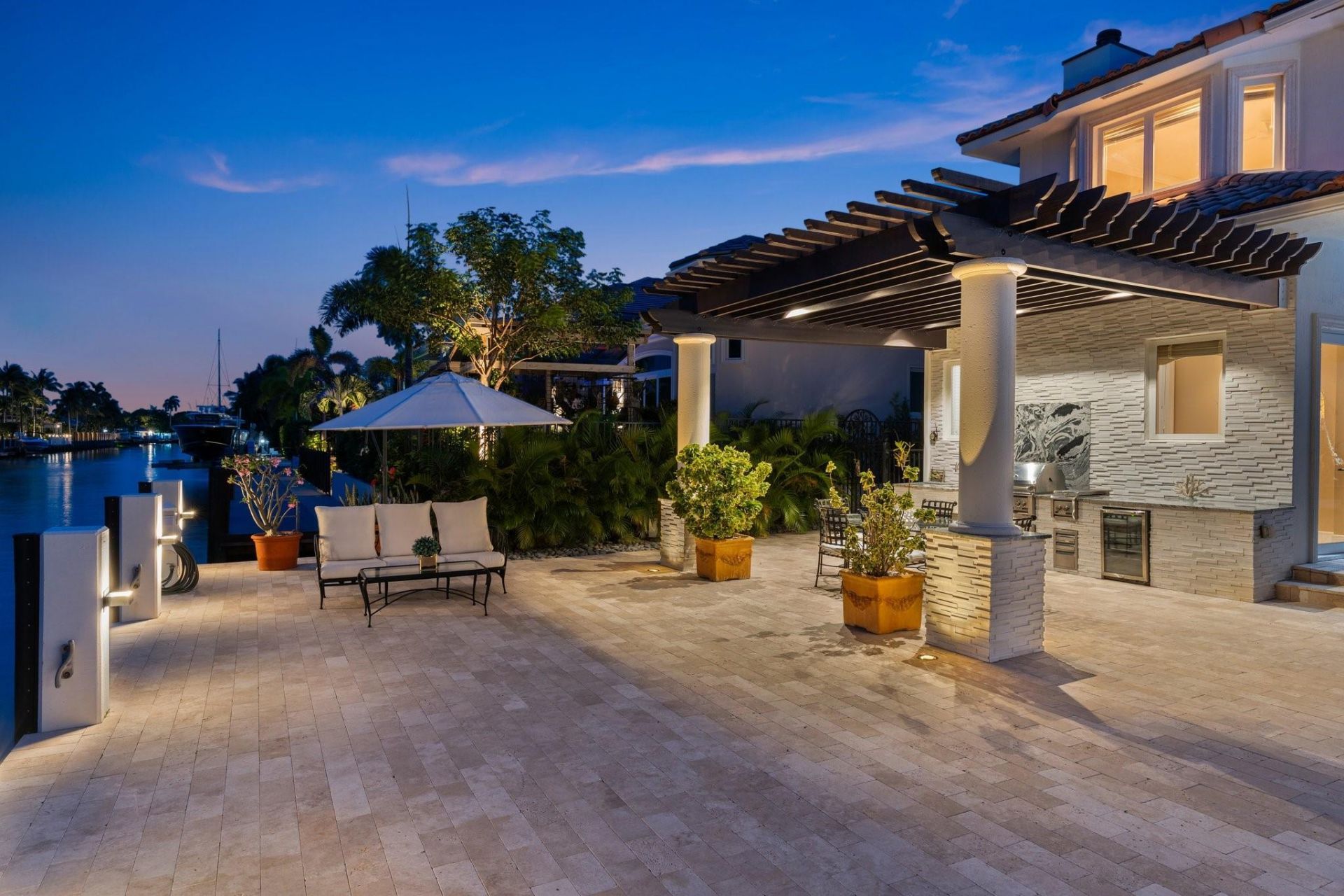 2890 NE 27th St, Fort Lauderdale, FL 33306 Photo