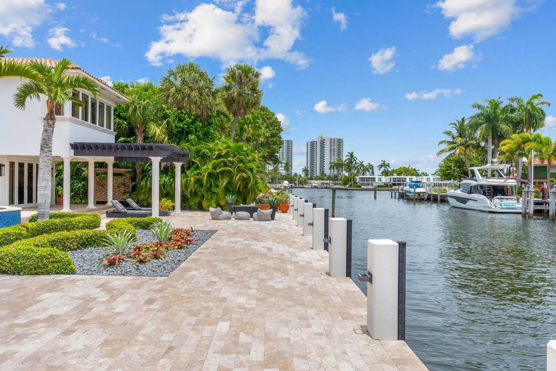 2890 NE 27th St, Fort Lauderdale, FL 33306 Photo