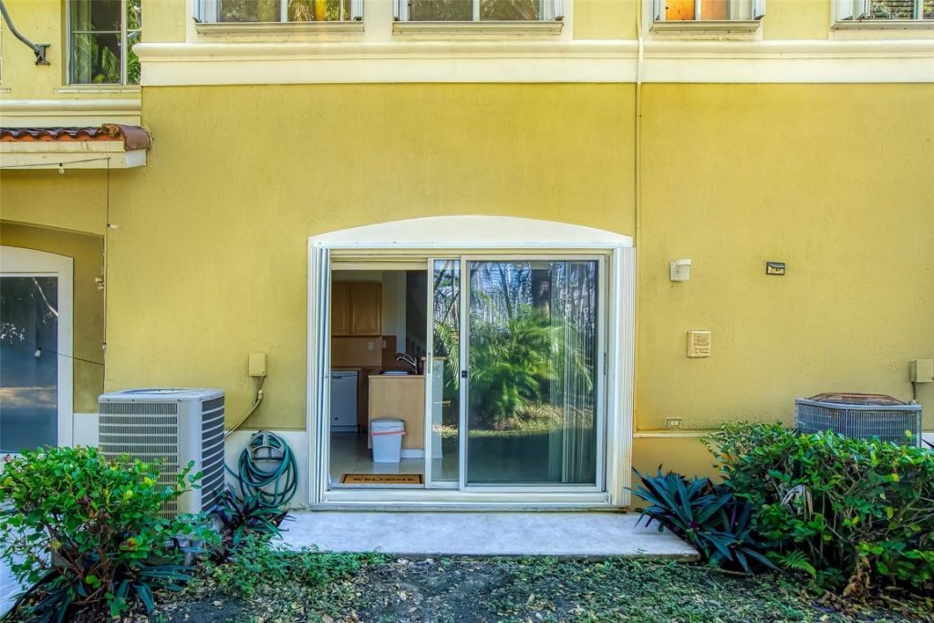 9000 W Flagler Street, Unit 6, Miami, FL 33174 Photo