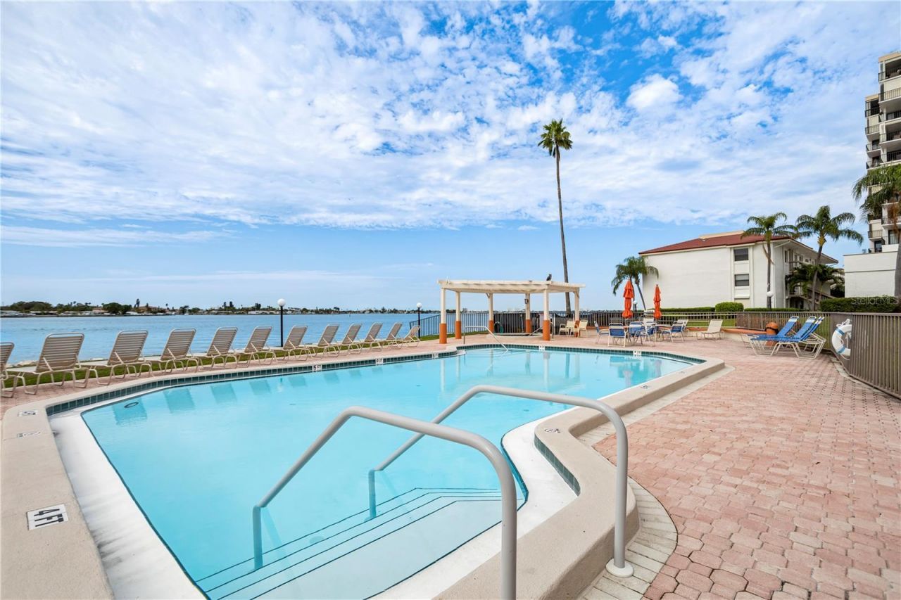 6279 Sun Boulevard, Unit 503, Saint Petersburg, FL 33715 Photo