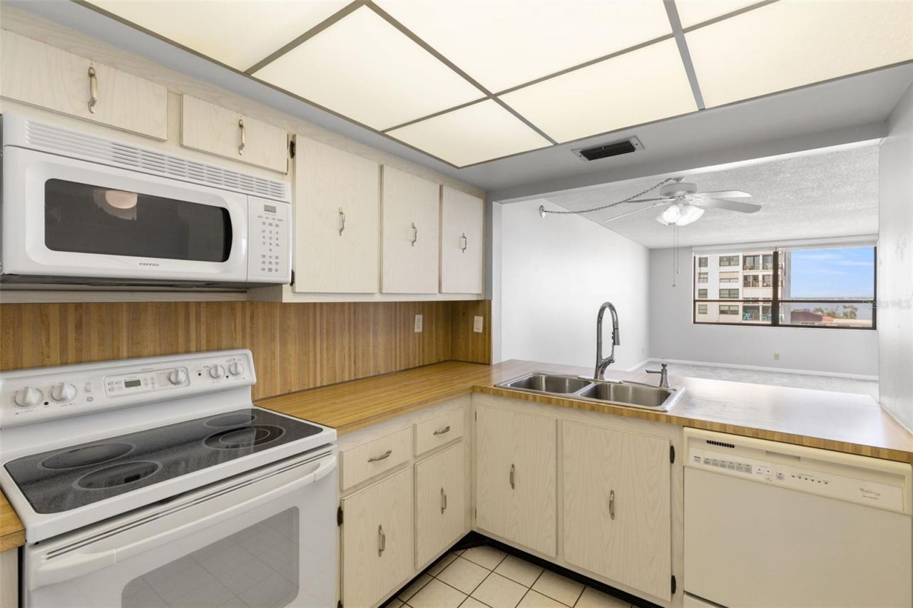 6279 Sun Boulevard, Unit 503, Saint Petersburg, FL 33715 Photo