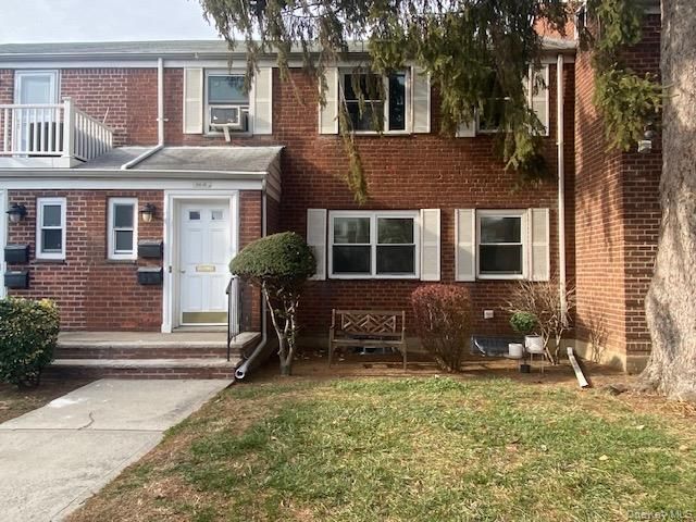 260-40 73rd. Avenue, Unit 1st floor, Glen Oaks, NY 11004 Main Photo
