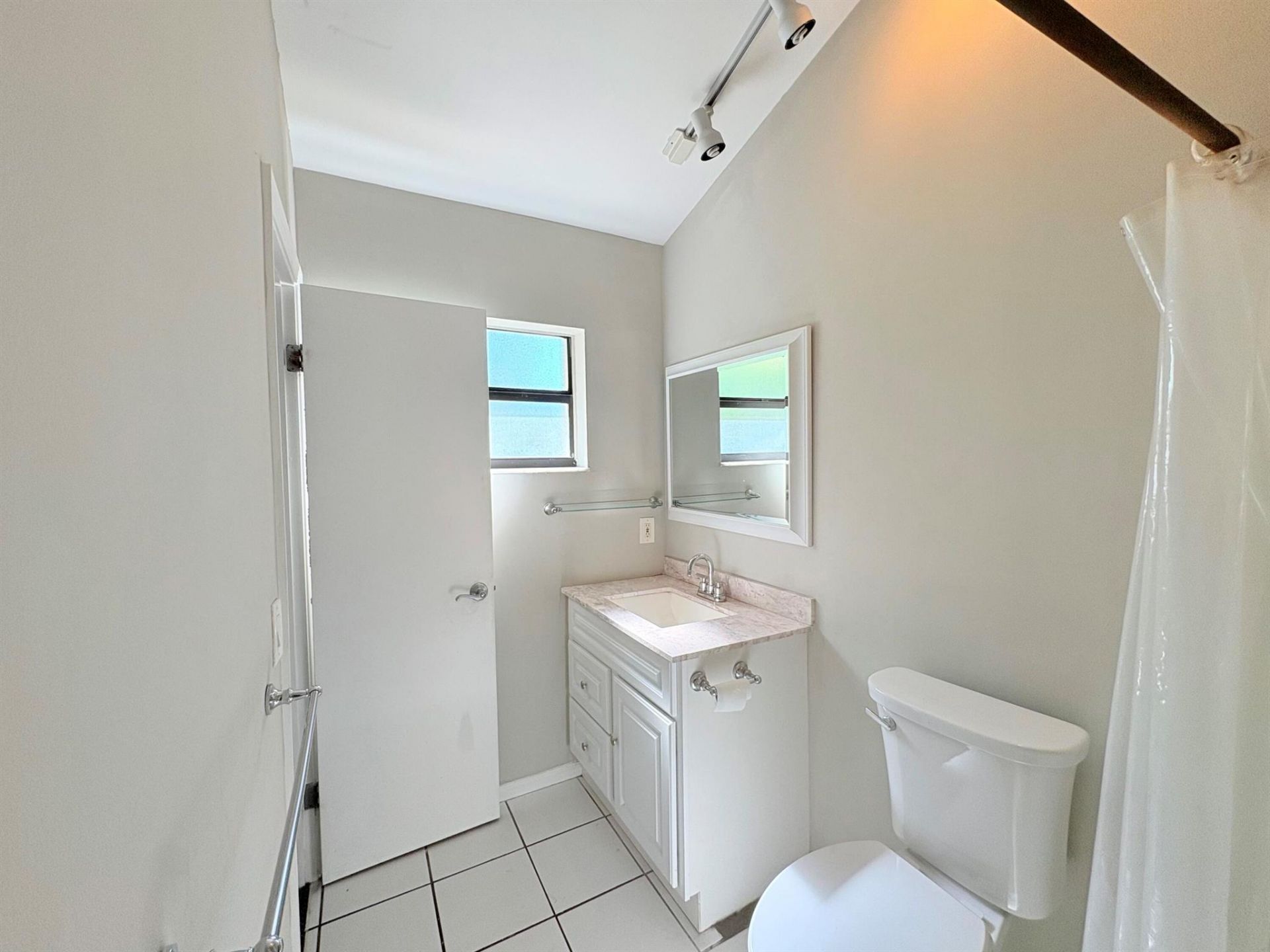 1455 Holly Heights Drive, Unit 22, Fort Lauderdale, FL 33304 Photo