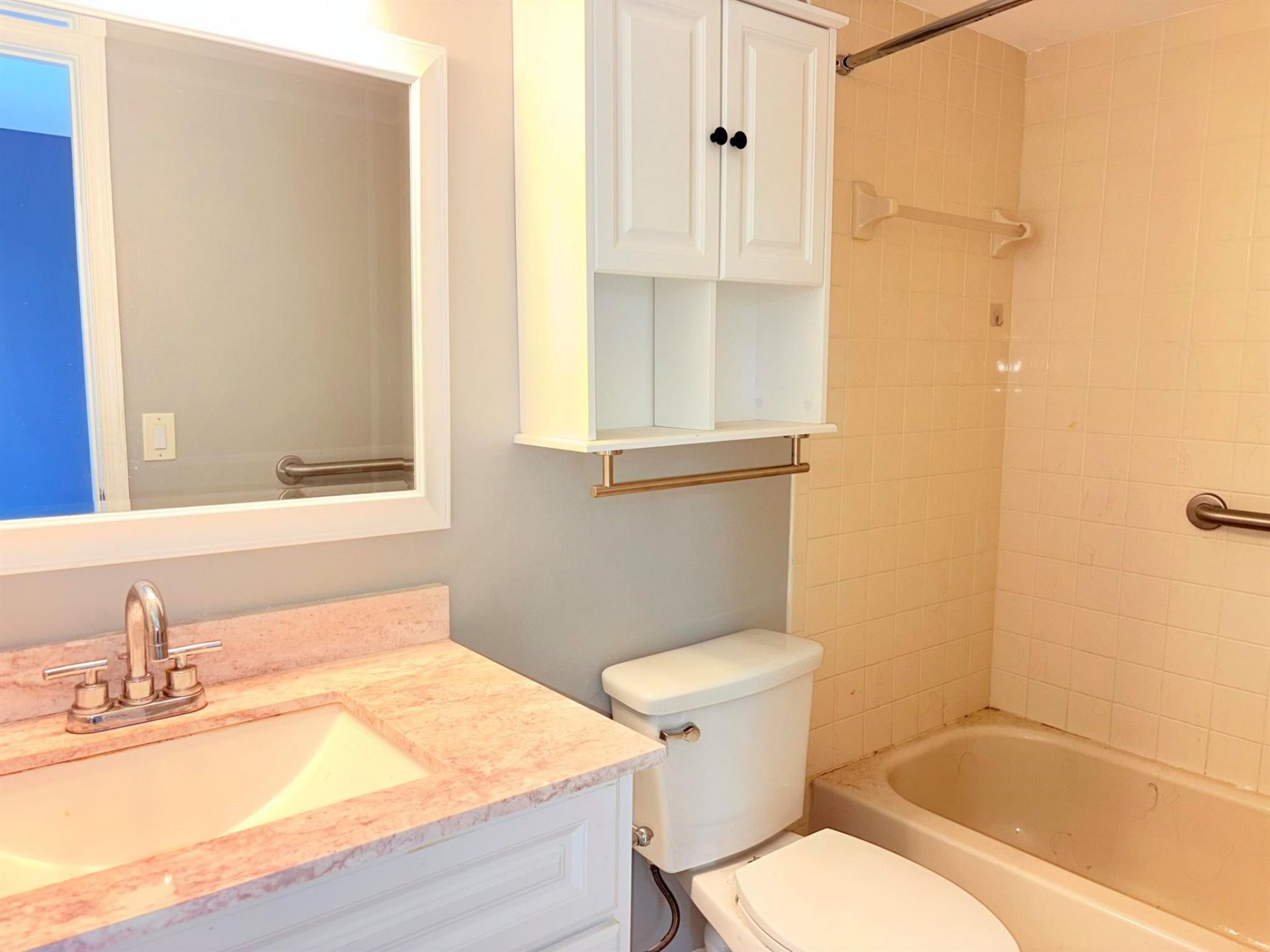 1455 Holly Heights Drive, Unit 22, Fort Lauderdale, FL 33304 Photo