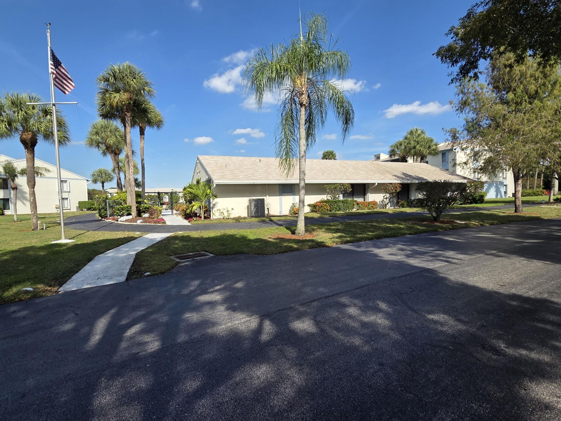 1115 Green Pine Boulevard, Unit D2, West Palm Beach, FL 33409 Photo