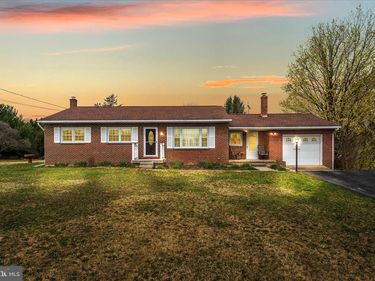 1635 FAIRVIEW DRIVE, BERKELEY SPRINGS, WV 25411