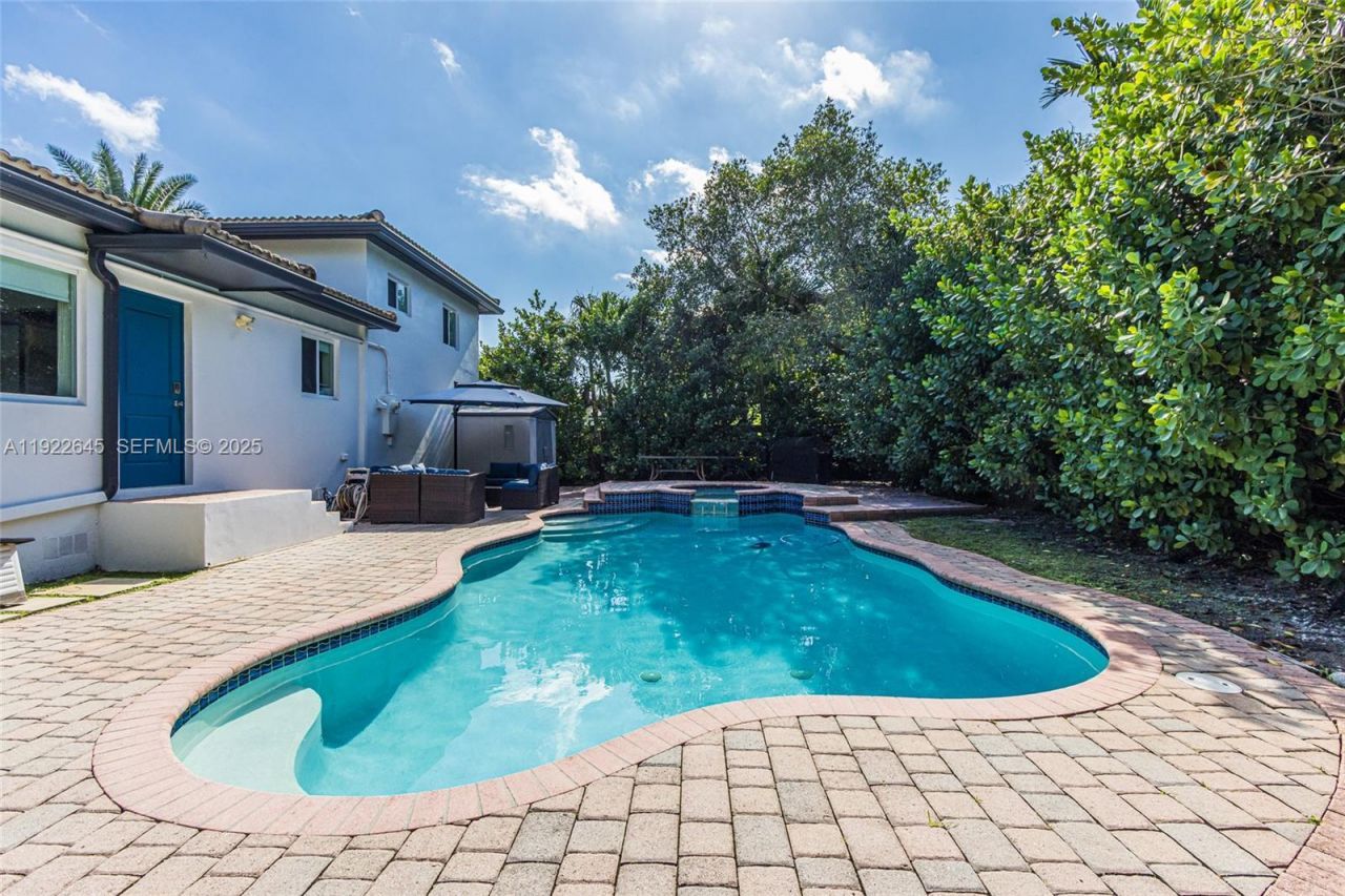 12300 NE Miami Ct, North Miami, FL 33161 Photo