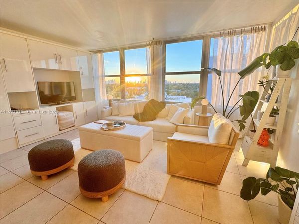 2899 Collins Ave, Unit 1004, Miami Beach, FL 33140