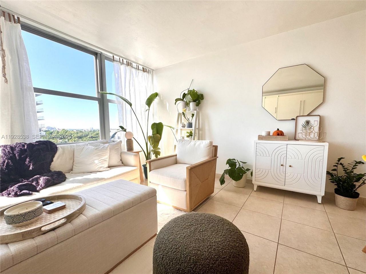 2899 Collins Ave, Unit 1004, Miami Beach, FL 33140 Photo