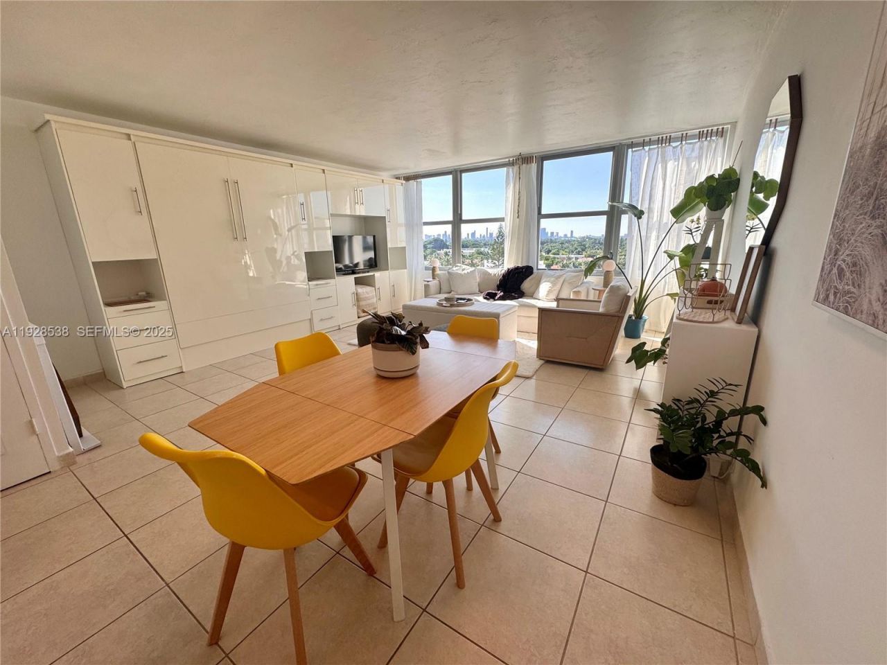 2899 Collins Ave, Unit 1004, Miami Beach, FL 33140 Photo