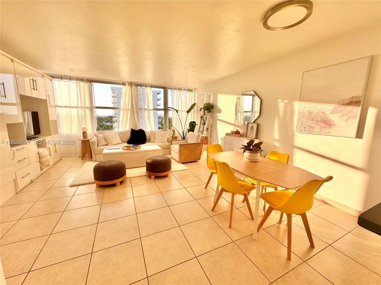 2899 Collins Ave, Unit 1004, Miami Beach, FL 33140 Photo