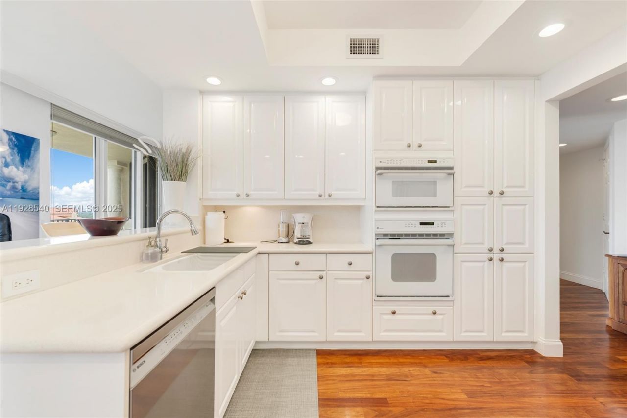 13627 Deering Bay Dr, Unit 1004, Coral Gables, FL 33158 Photo