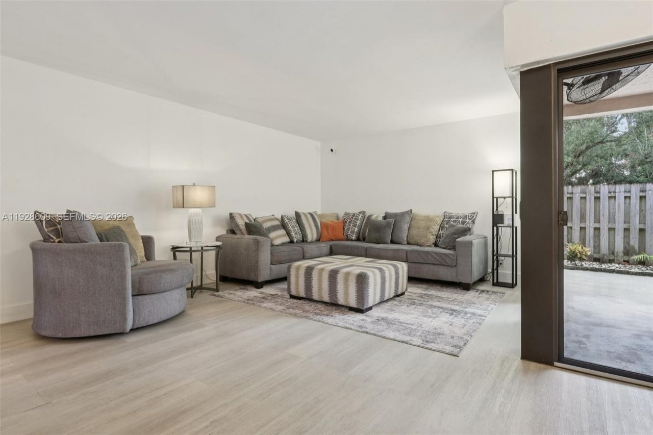 30 Chestnut Cir, Cooper City, FL 33026 Photo