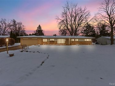 32336 Tareyton Street, Farmington, MI 48334