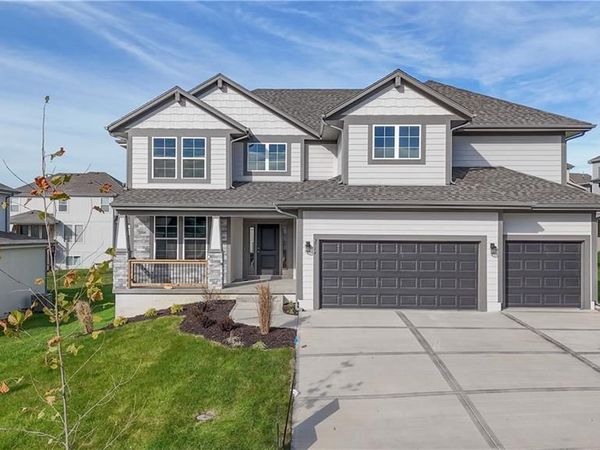 2761 W Park Street, Olathe, KS 66061