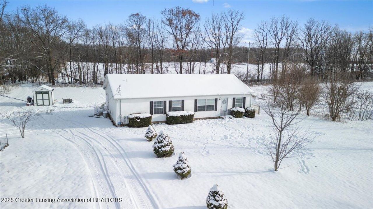 10870 Eaton Rapids Road, Springport, MI 49284 Main Photo