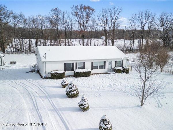 10870 Eaton Rapids Road, Springport, MI 49284