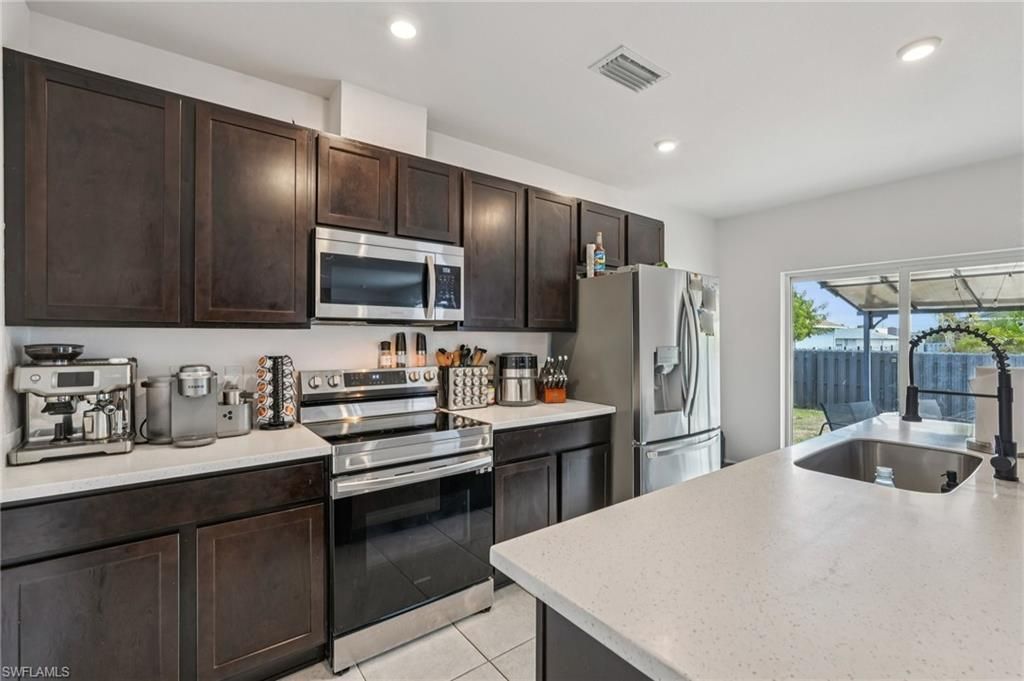 1905 NE 17th Ave, Cape Coral, FL 33909 Photo