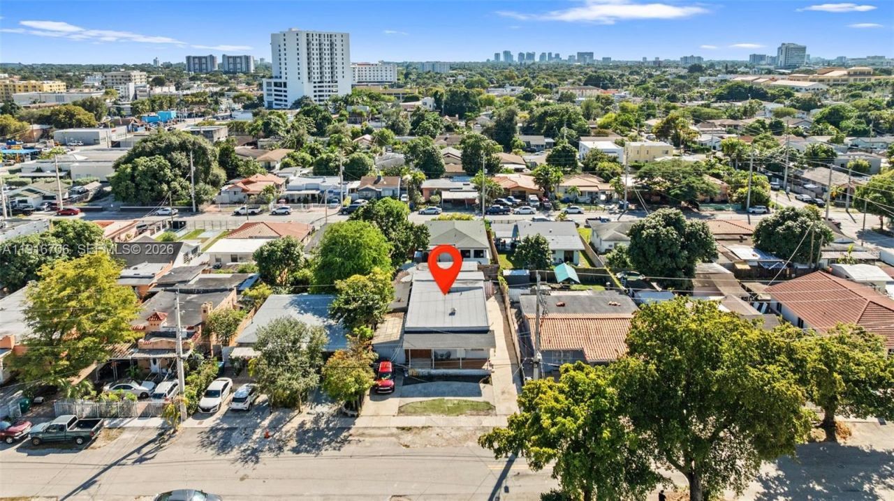 2262 NW 4th St, Miami, FL 33125 Photo
