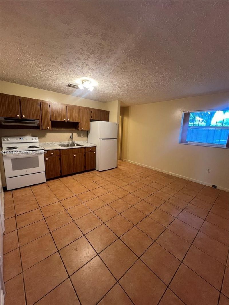 1581 NE 117 St, Miami, FL 33161 Photo