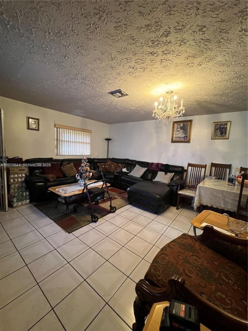 1581 NE 117 St, Miami, FL 33161 Photo