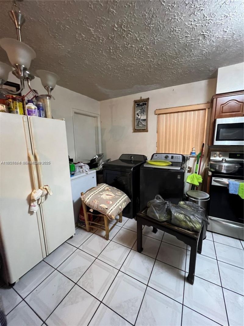 1581 NE 117 St, Miami, FL 33161 Photo