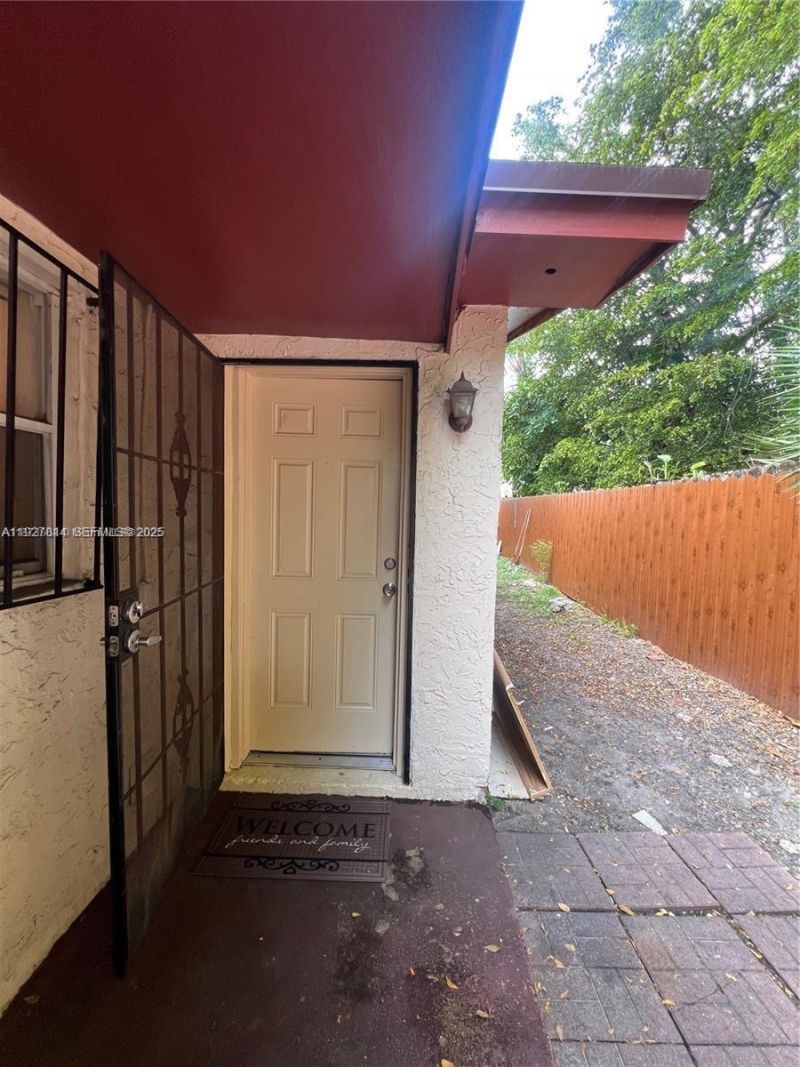 1581 NE 117 St, Miami, FL 33161 Photo