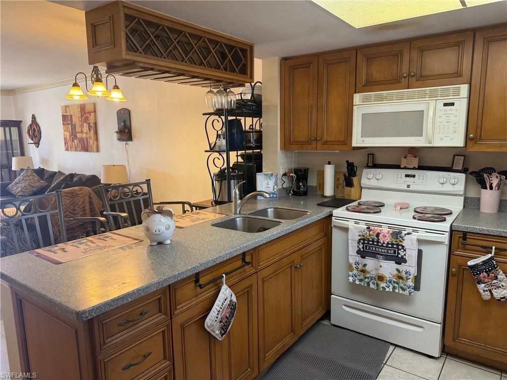 4790 S Cleveland Ave, Unit 105, Fort Myers, FL 33907 Photo