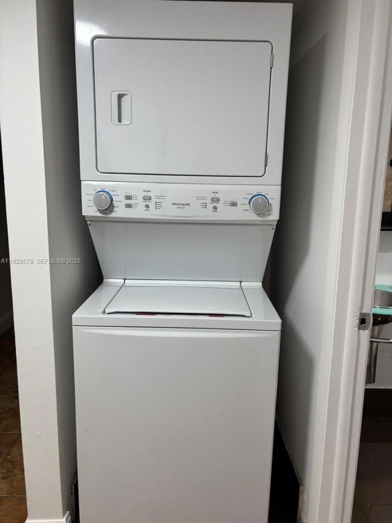 2000 NW 119th St, Unit 904, Miami, FL 33167 Photo