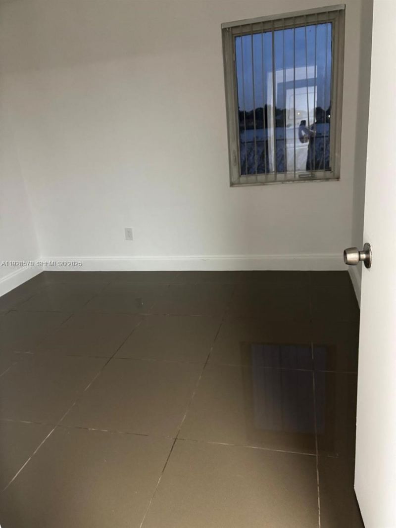 2000 NW 119th St, Unit 904, Miami, FL 33167 Photo